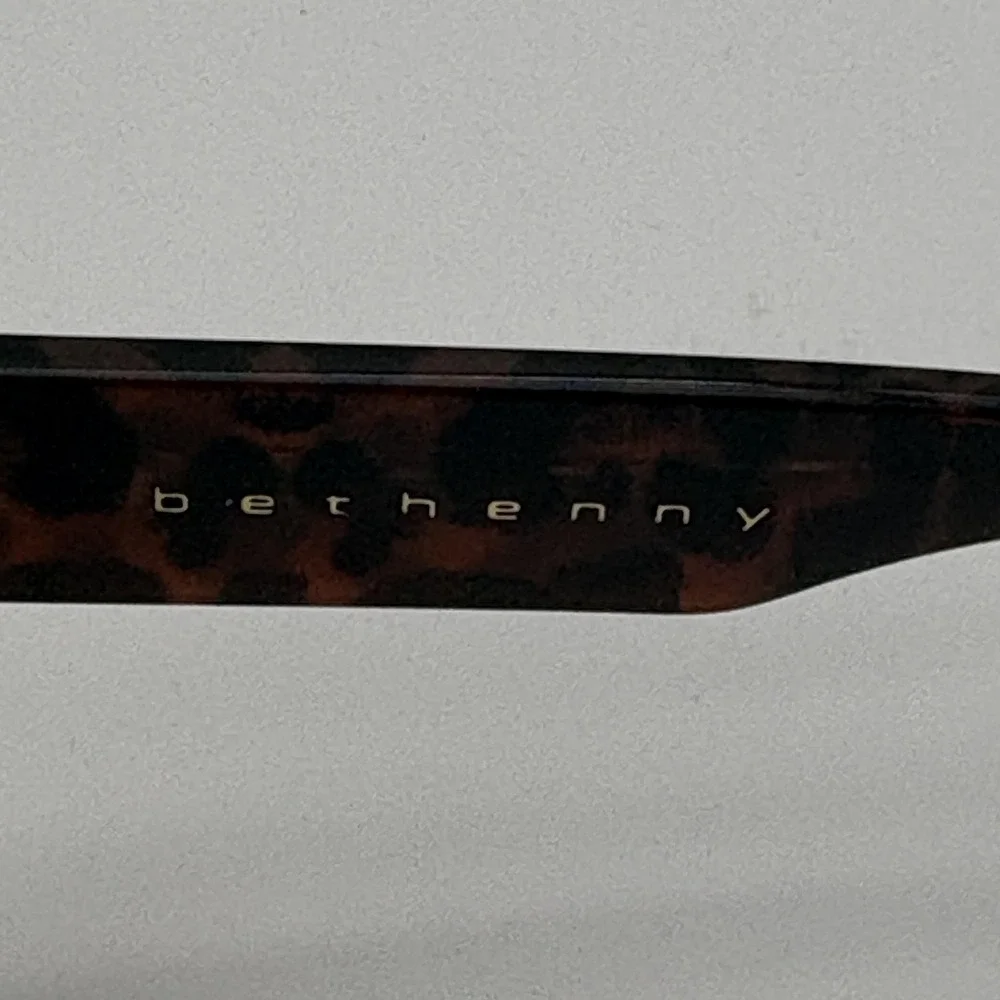 Bethenny Sunglasses Womens‎ One Size Brown Tortoise Oversized Square Gradient